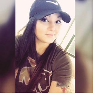 Meet your Posher, Alicia